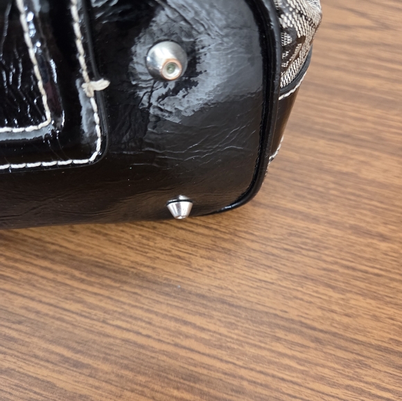 Guess Monogram Black and Gray Shoulder Bag - Picture 3 of 10